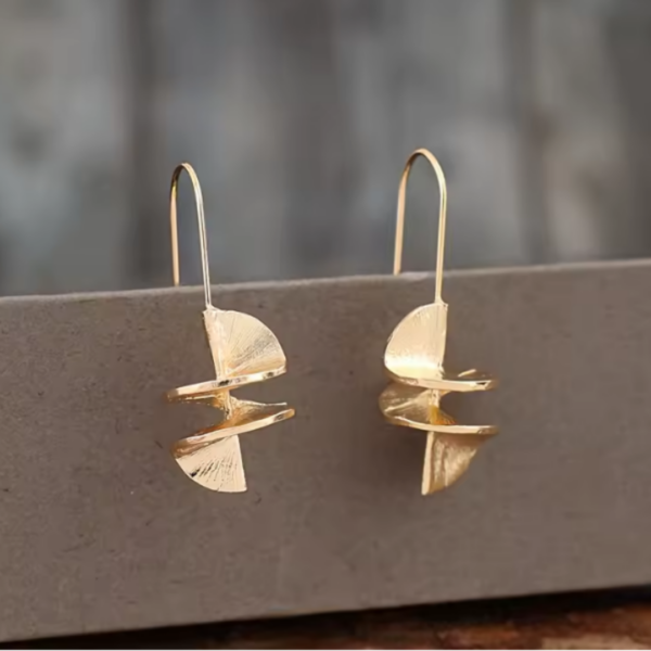 kolczyki_aurora_shell_gold_sara_baranska_02