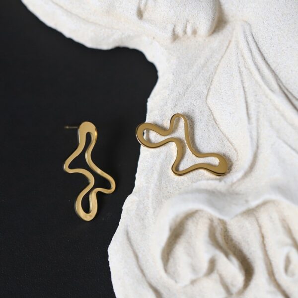 kolczyki_fluida_gold_sara_baranska_05