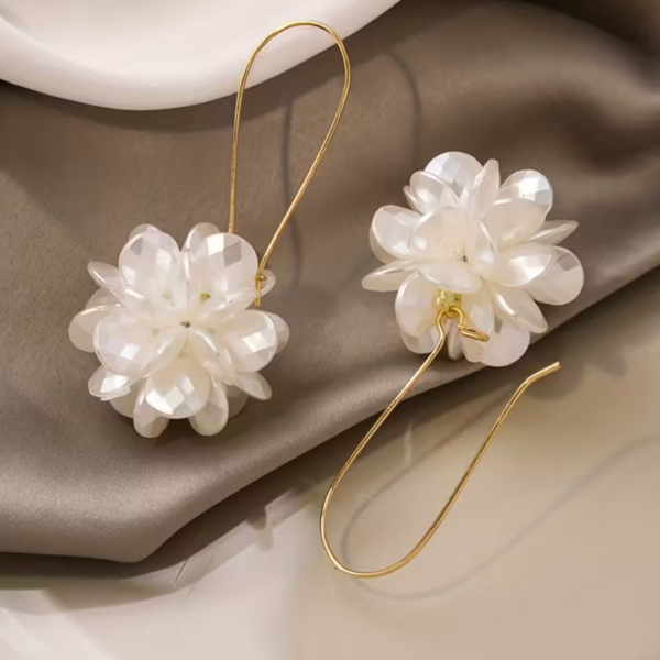 kolczyki_pure_bloom_white_sara_baranska_02