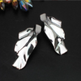 kolczyki_vessel_folded_silver_sara_baranska_02