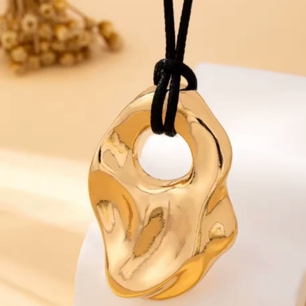 kolie_lumen_arc_sara_baranska_01