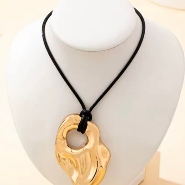 kolie_lumen_arc_sara_baranska_03