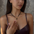 kolie_noir_lumen_heartfall_necklace_sara_baranska_02