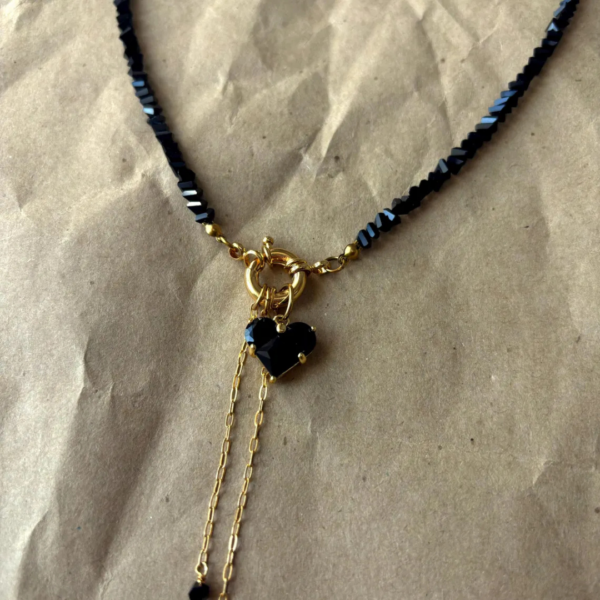 kolie_noir_lumen_heartfall_necklace_sara_baranska_03
