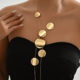 naszyjnik_lumera shapes_cascade_circles_gold_sara_baranska_orvella_02