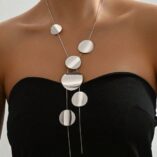 naszyjnik_lumera shapes_cascade_circles_silver_sara_baranska_orvella_04