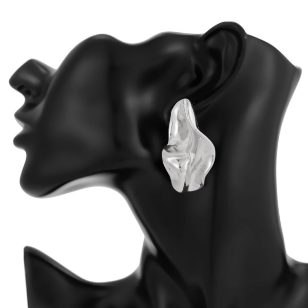 kolczyki_aurea_wave_silver_sara_baranska_04