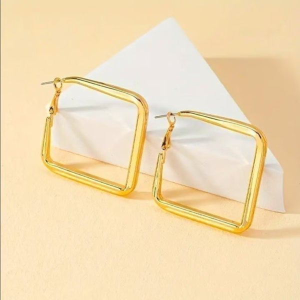 kolczyki_geometric_square_gold_sara_baranska_02