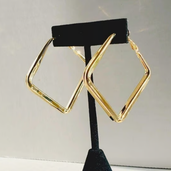 kolczyki_geometric_square_gold_sara_baranska_03