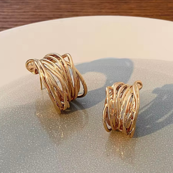 kolczyki_interwave_gold_sara_baranska_01