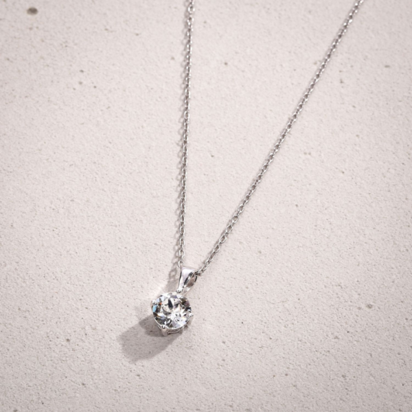 kolie_liquid_oval_silver_sara_baranska_01