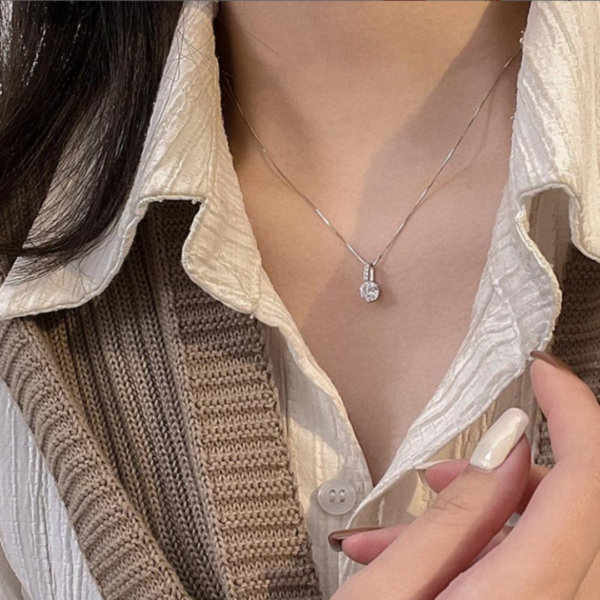 kolie_liquid_oval_silver_sara_baranska_04