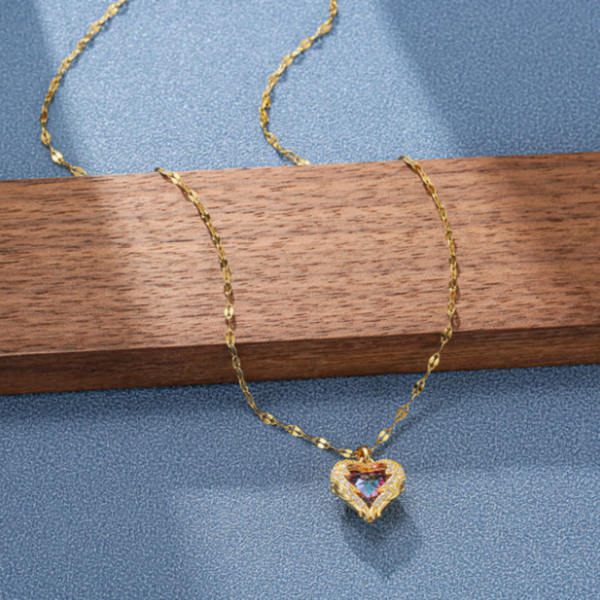 kolie_lumera_heart_gold_sara_baranska_04