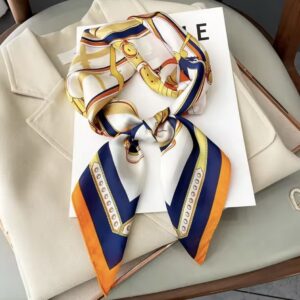 Apaszka Golden Navy – jeździecki motyw 70x70