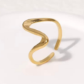 pierscionek_velora_wave_gold_sara_baranska_orvella4