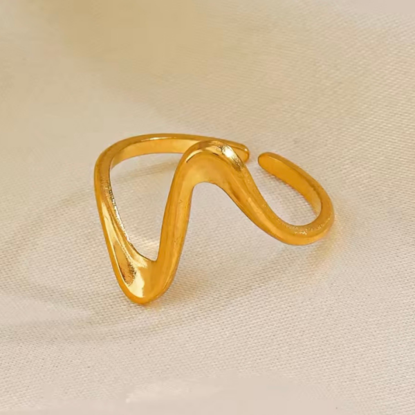 pierscionek_velora_wave_gold_sara_baranska_orvella2
