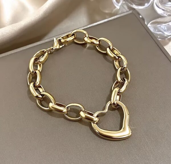 golden_heart_zlota_bransoletka_z_sercem_sara_baranska_orvella2
