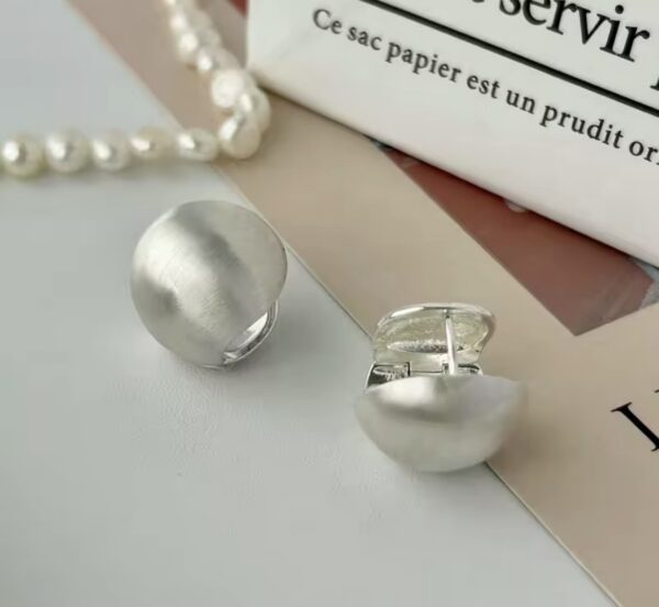 lunara_silver_satynowe_kolczyki_orvella lunara_silver_satynowe_kolczyki_orvella