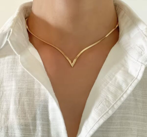 velora_gold_naszyjnik_zmijka_v_orvella1 velora_gold_naszyjnik_zmijka_v_orvella1