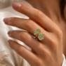 jade_aura_zlocony_pierscionek_regulowany_z_zielonym_kamieniem_sara_baranska_orvella1