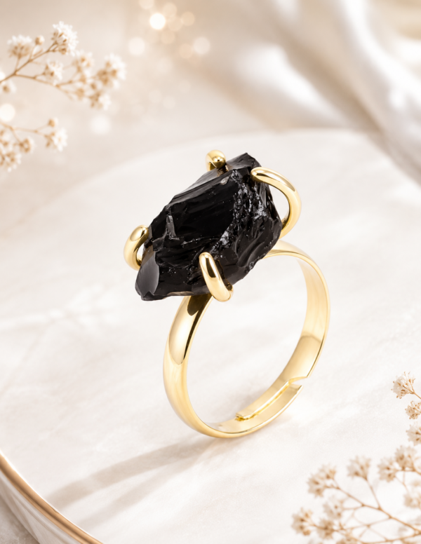 noir_obsidian_regulowany_pierscionek_z_obsydianem_sara_baranska_orvella2 noir_obsidian_regulowany_pierscionek_z_obsydianem_sara_baranska_orvella2