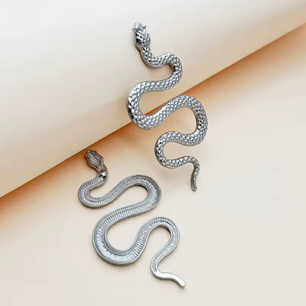 aurelis_serpent_silver_srebrne_kolczyki_zmija_orvella_sara_baranska1 aurelis_serpent_silver_srebrne_kolczyki_zmija_orvella_sara_baranska1