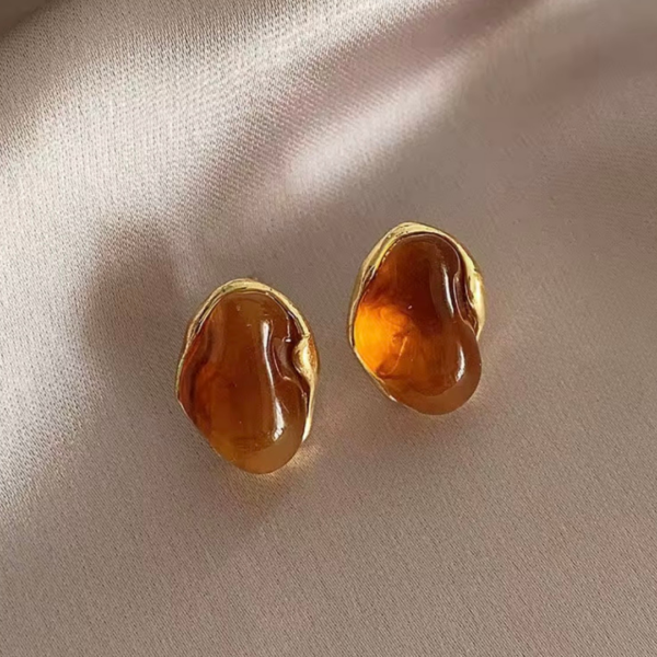 kolczyki_ze_stali_chirurgicznej_i_zywicy_ambera_orvella