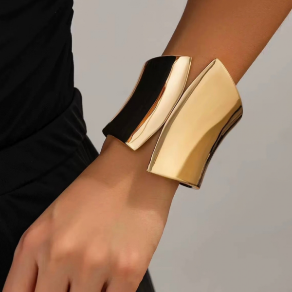 Bransoletka Sculpted Wave Gold Gloss – zdjęcie 4