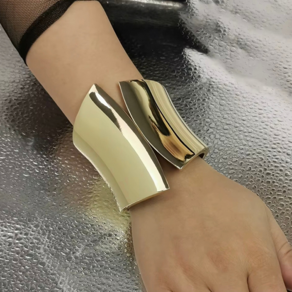 Bransoletka Sculpted Wave Gold Gloss – zdjęcie 5