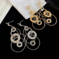 Kolczyki Golden Orbit silver kolczyki wiszące z geometrycznymi kołami – zdjęcie 5