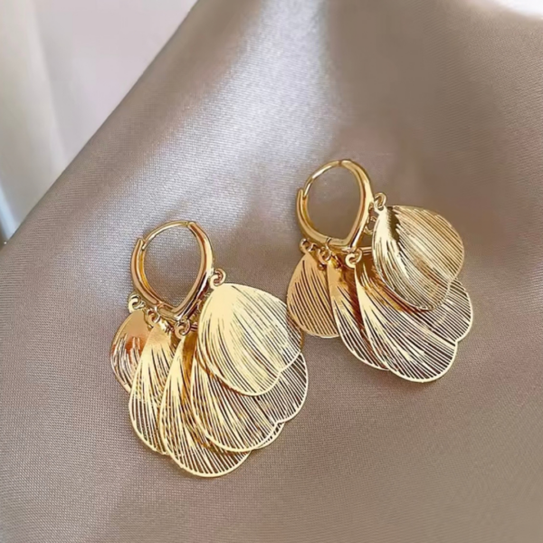 kolczyki_lamella_gold_azurowe_wachlarzowe_orvella Kolczyki Lamella gold ażurowe w formie wachlarza – zdjęcie 2