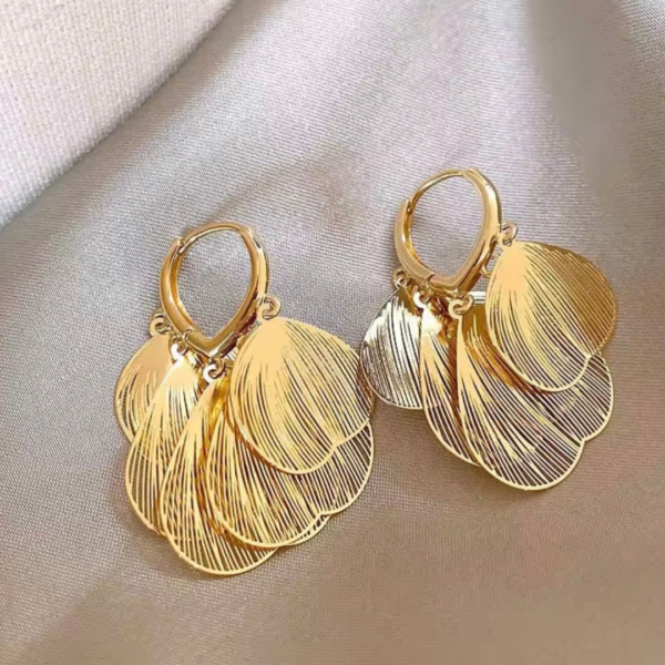 kolczyki_lamella_gold_azurowe_wachlarzowe_orvella2 Kolczyki Lamella gold ażurowe w formie wachlarza – zdjęcie 4